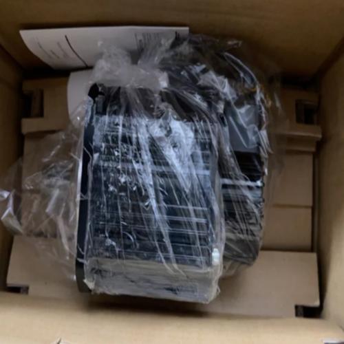 Brand New Fuji Electric GYG102C5-RC2 AC Servo Motor
